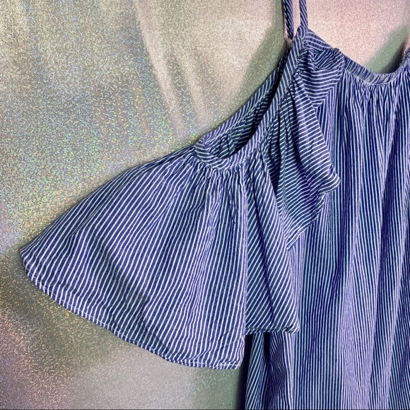 Rebellion | Striped Cold Shoulder Dress - Picture 4 of 8